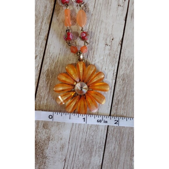 VTG Daisy Necklace Pendant Faceted Beads Rhinestone Estate Orange Red Gold Tone - Picture 7 of 7